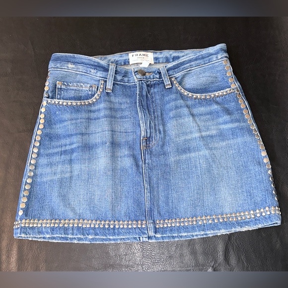 FRAME Denim Studded Mini Skirt Size 26, Luxury Denim, Classic Chic Skirt, Cute - Picture 2 of 7